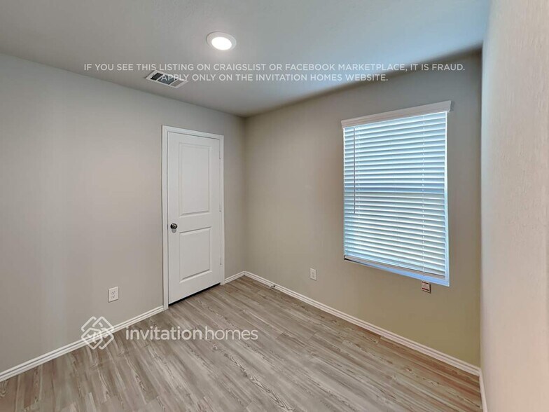 Building Photo - 8248 Piedra Medina