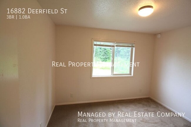 Building Photo - 16882 Deerfield St