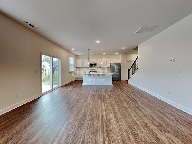 Building Photo - 3250 Oakfields Rd