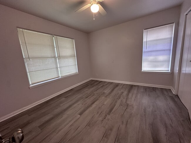 Building Photo - 5813 Norvel Dr