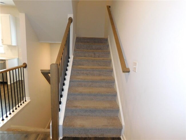 Building Photo - 1626 Halbrook Pl SW