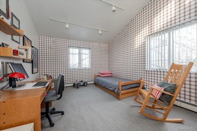 Building Photo - 20 Whitman Rd