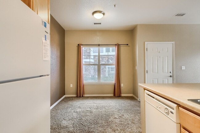 Building Photo - Nice 1 bedroom Condo in Parker