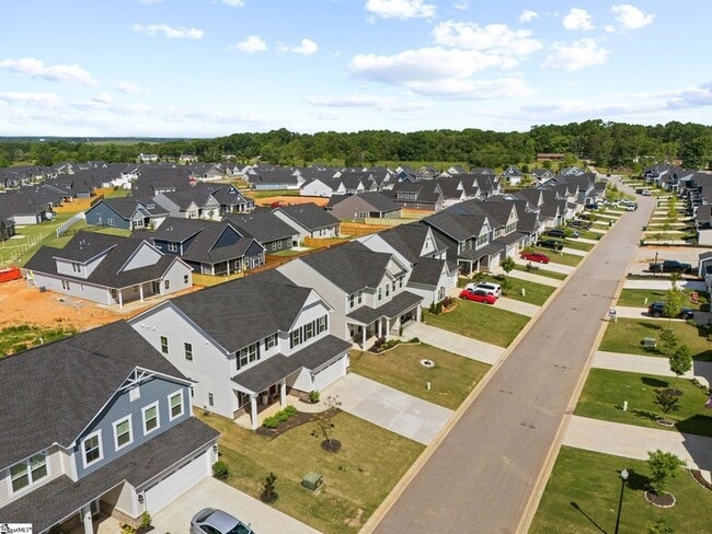 Building Photo - 680 Lady Fern Dr