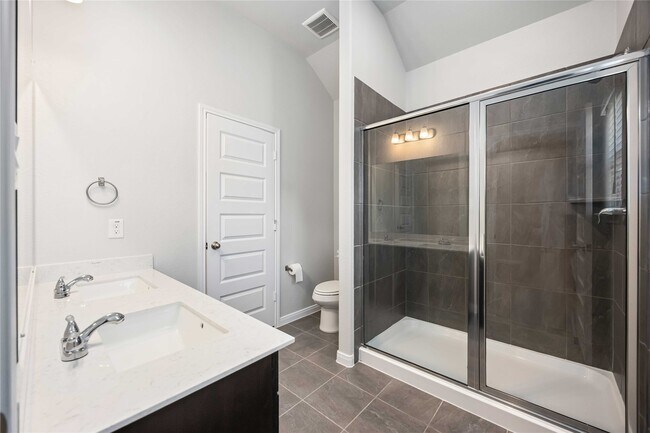 Building Photo - 11824 E Gate Dr