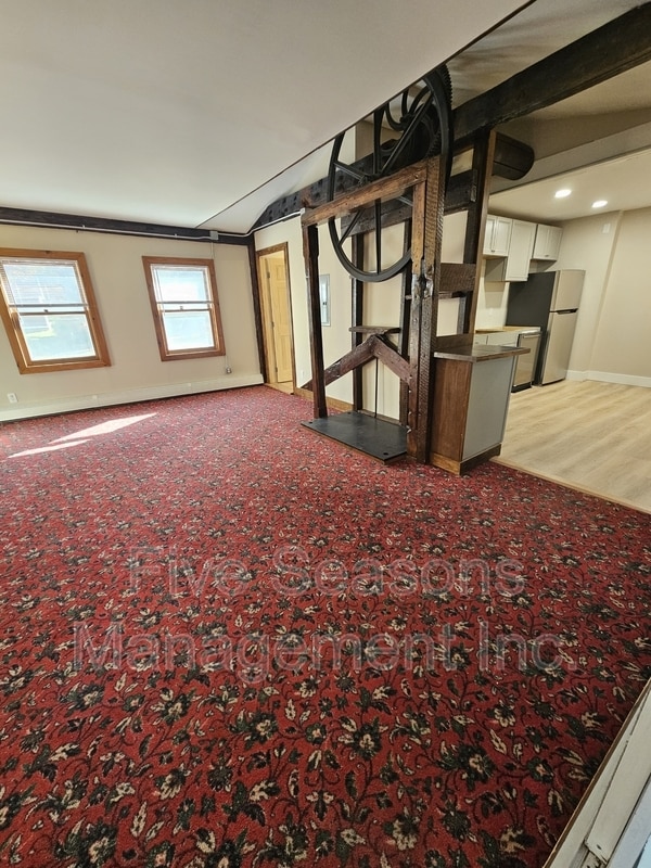 Building Photo - 328 Browns Trce