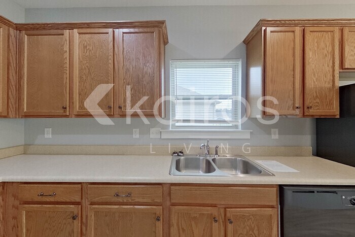 Building Photo - 45 HAWK LN