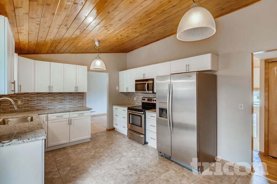 Building Photo - 9241 34th Ave N