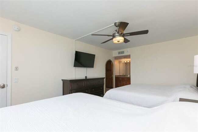 Building Photo - 5729 Del Sol Blvd