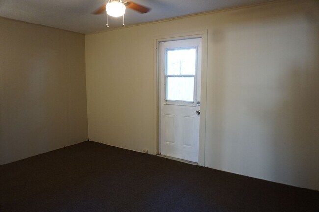 Building Photo - 3 bedroom townhome in Arlington