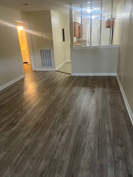 Building Photo - 106 Tuckahoe Square E