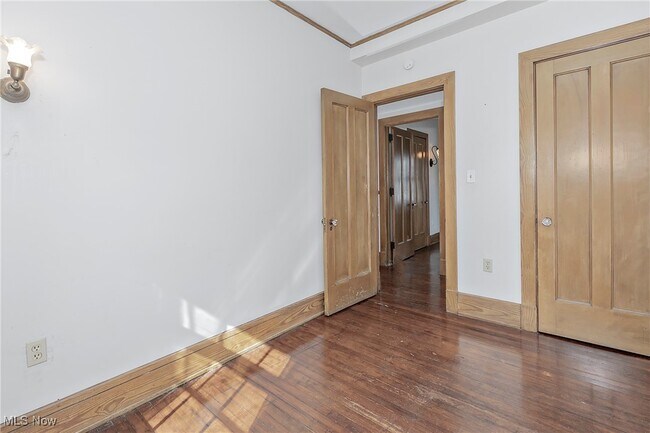 Building Photo - 283 Corning Dr