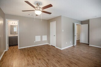 Building Photo - 21039 Settlers Valley Dr