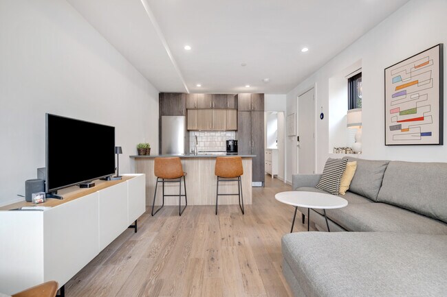 Building Photo - 1412 15th St NW