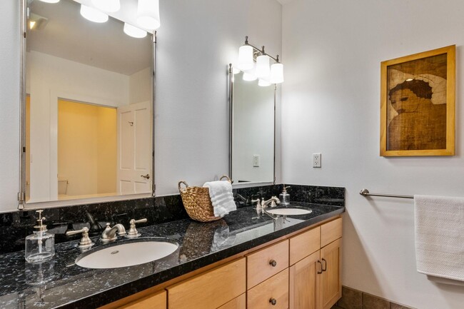 Building Photo - 76-886 Hualalai St