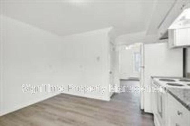 Building Photo - 185-199 Berkson Avenue - 193