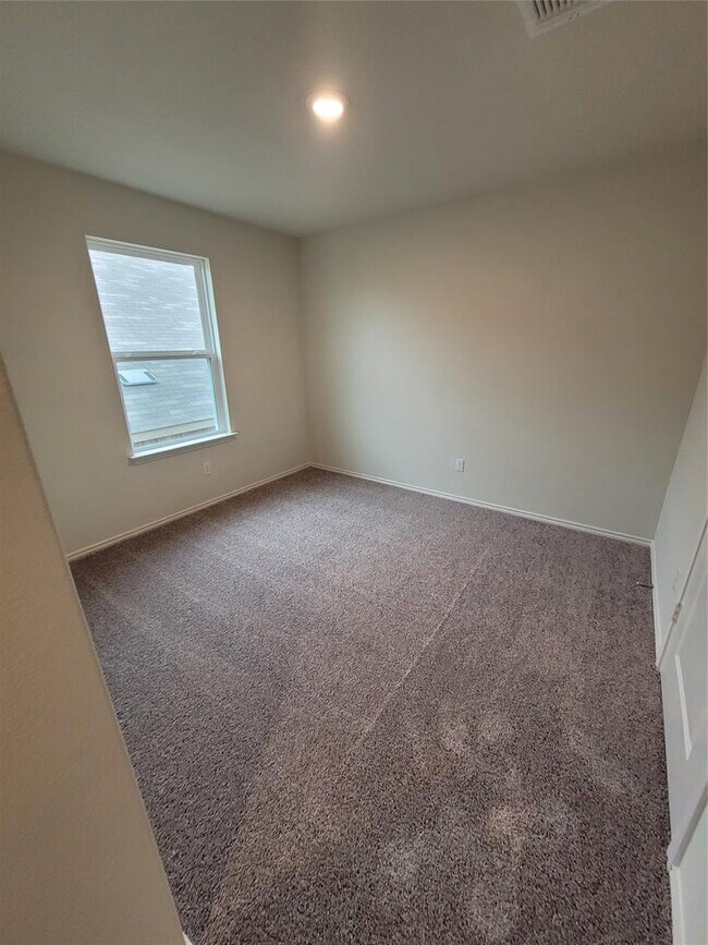 Building Photo - 171 Purple Heart Dr