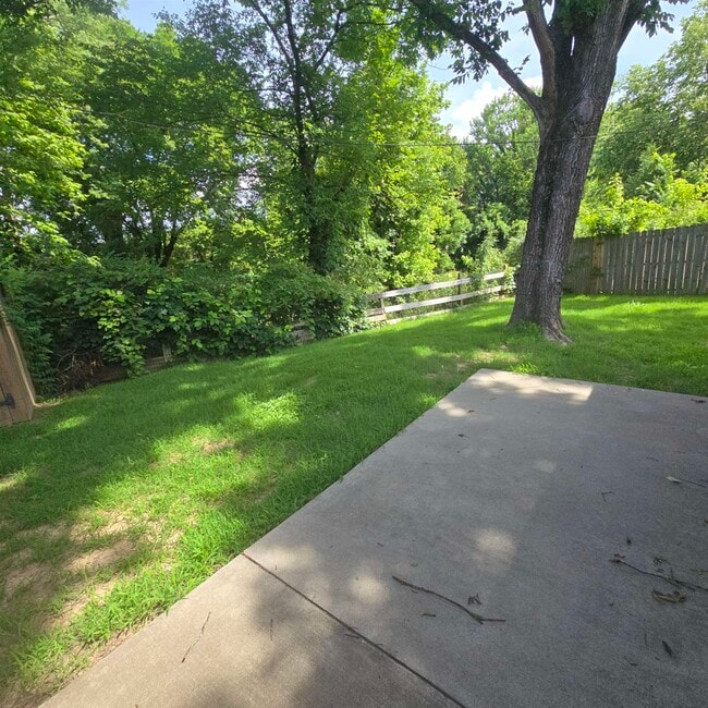 Building Photo - 2317 Belin Dr