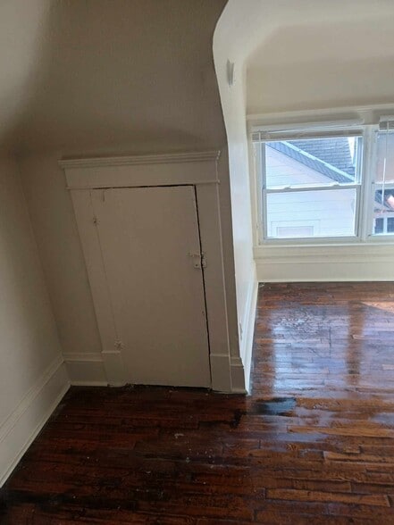 Building Photo - 1527 Jackson St