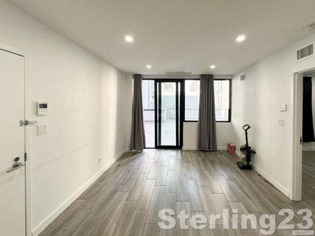 Building Photo - 1 bedroom in ASTORIA NY 11106