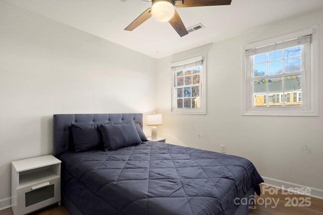 Building Photo - 1318 Green Oaks Ln