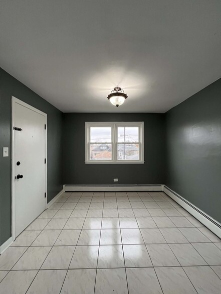 Building Photo - 6138 S Kilpatrick Ave