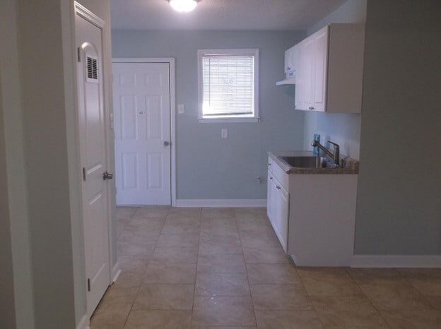 Building Photo - 255 Joubert Ave