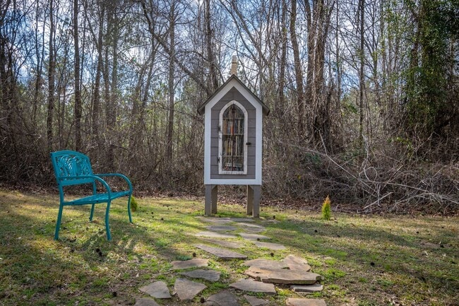 Building Photo - 83 Charter Oak Dr