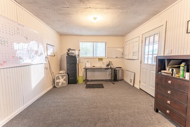 Building Photo - 117 Holly Hill Dr