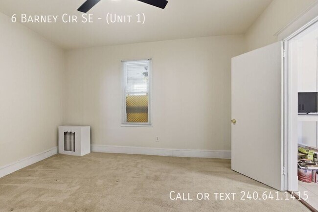 Building Photo - 6 Barney Cir SE