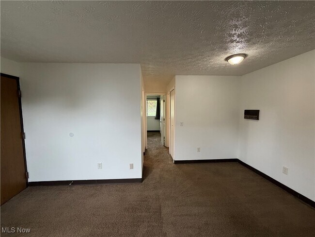 Building Photo - 4107 Orchard Dale Dr NW
