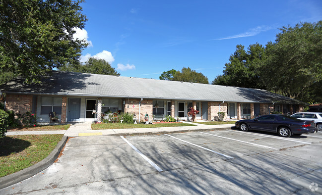 Building Photo - Village Chase Apartments