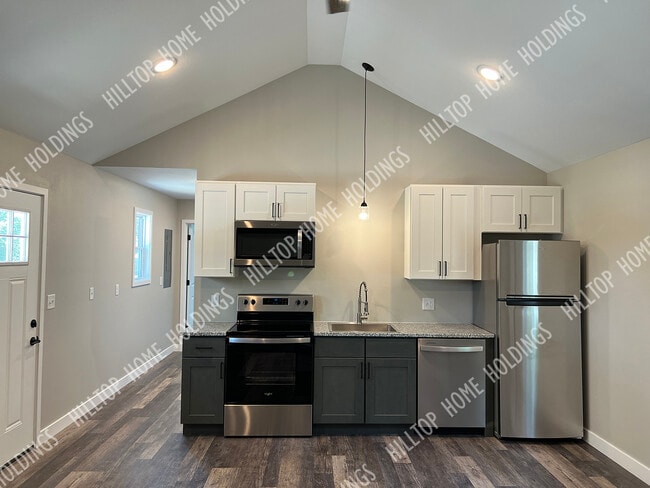 Building Photo - 60 Hilltop Rd