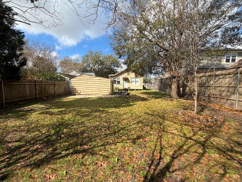 Building Photo - 235 Helios Ave