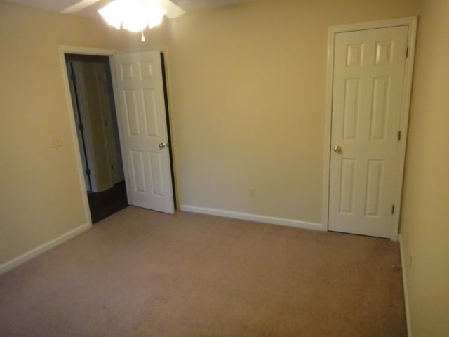 Building Photo - Longview Ct this Fall!