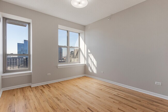 Building Photo - 1717 S Prairie Ave