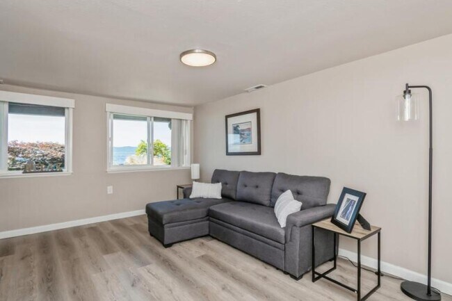 Building Photo - 1 bedroom in Des Moines WA 98168