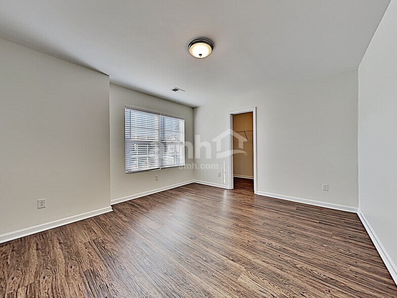Building Photo - 334 Cantley Ct