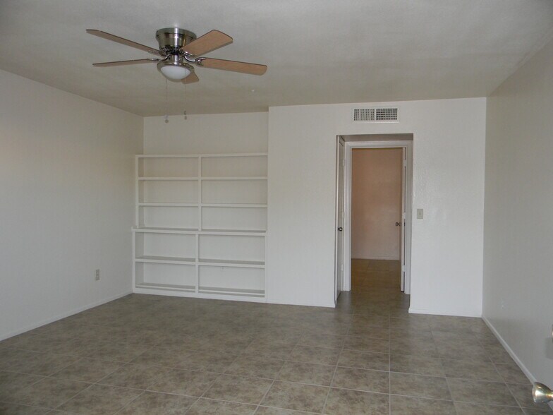 Building Photo - 13230 N 21st Pl