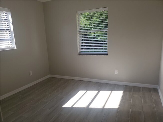 Building Photo - 3300 S 7th St