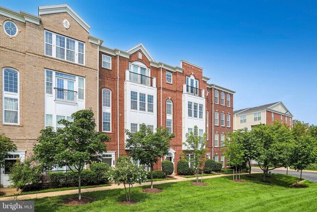 Building Photo - 20638 Sibbald Square