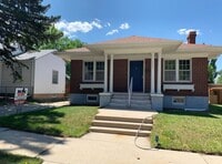 Building Photo - 3 bedroom 2 bath