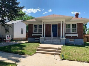Building Photo - 3 bedroom 2 bath