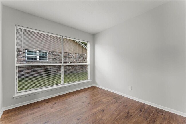 Building Photo - 16970 Mockingbird Ct