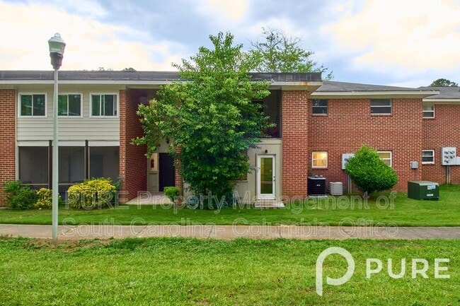 Building Photo - 601 Riverhill Cir