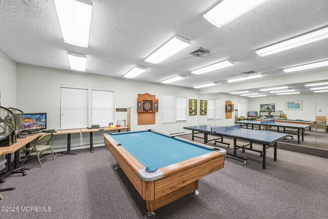 Building Photo - 237 Wycoff Way W