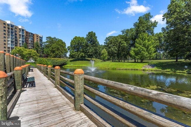 Building Photo - 15316 Pine Orchard Dr