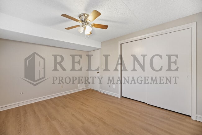 Building Photo - 2202 S White Oak Dr
