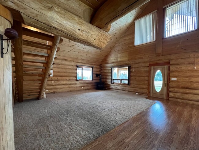 Building Photo - Enchanting Log Home for Lease