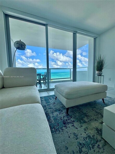 Building Photo - 5161 Collins Ave